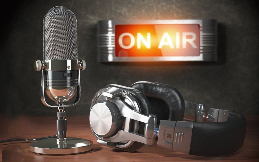 Click on image to listen to interview on FM Stereo